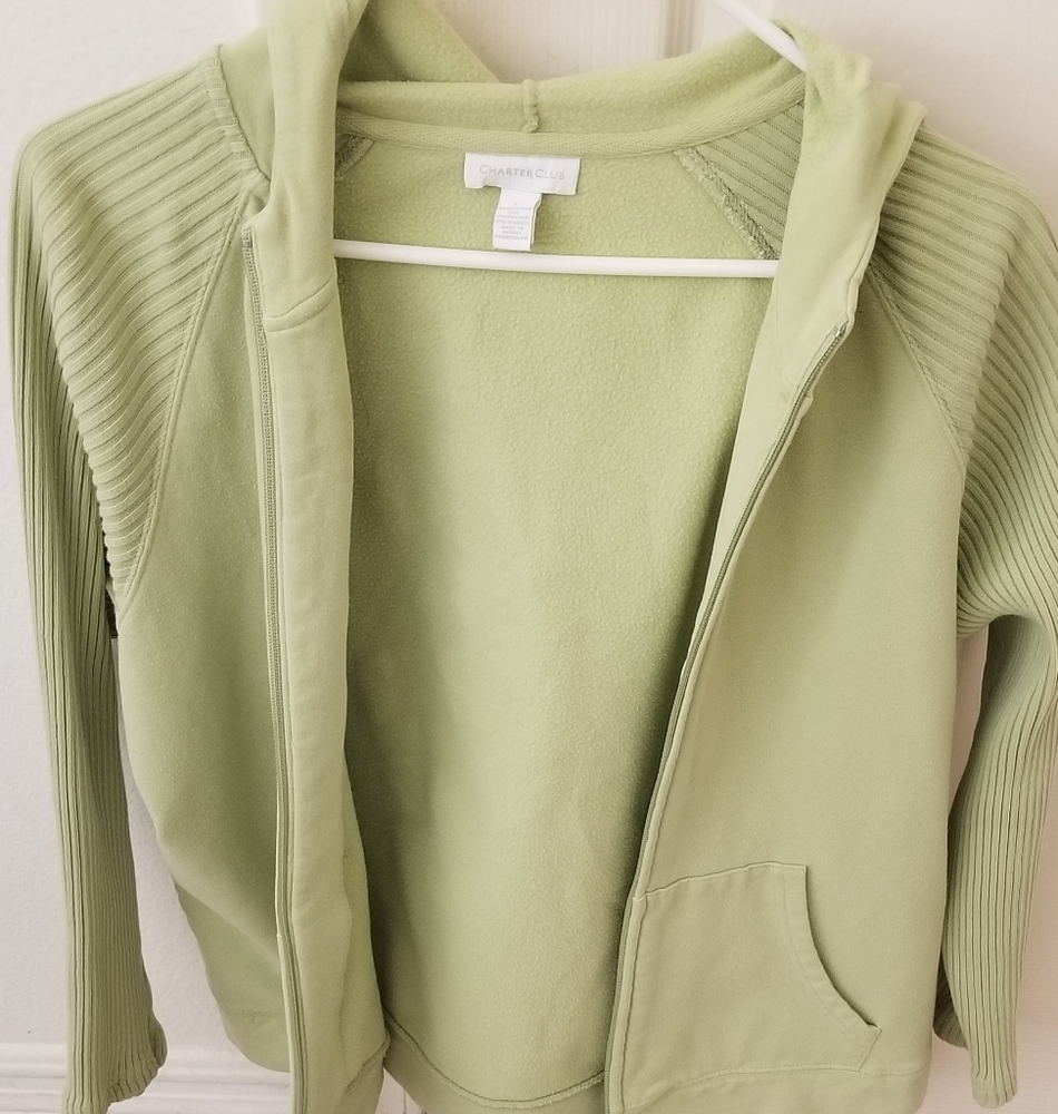 zip up sweater